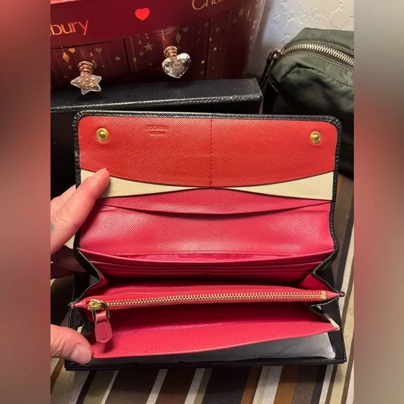 PRADA Tri color leather snap wallet w/COA box/tissue